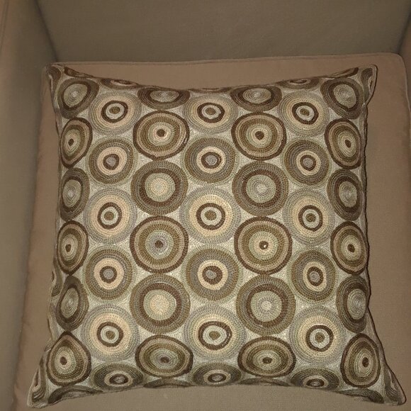 Crate & Barrel Large Circle Stitch Pillow (with Feather/Down insert) - 20 x 20 - Picture 2 of 8